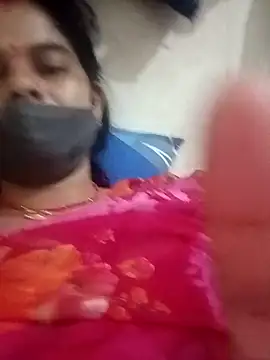 Snapshot of JULEE-740 chatting on 11-01-25, 10:12 JULEE-740 online show from 11-01-25, 10:12