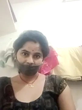 Snapshot of JULEE-740 chatting on 11-09-25, 03:38 JULEE-740 online show from 11-09-25, 03:38