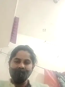 Snapshot of JULEE-740 chatting on 11-14-25, 03:00 JULEE-740 online show from 11-14-25, 03:00