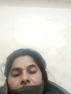 Snapshot of JULEE-740 chatting on 11-16-25, 06:02 JULEE-740 online show from 11-16-25, 06:02