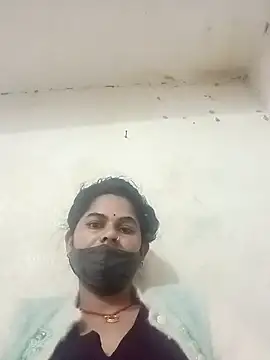 Snapshot of JULEE-740 chatting on 12-02-25, 12:27 JULEE-740 online show from 12-02-25, 12:27