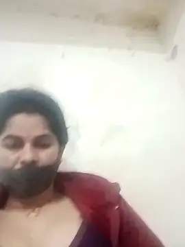 Snapshot of JULEE-740 chatting on 12-14-25, 10:58 JULEE-740 online show from 12-14-25, 10:58