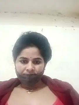 Snapshot of JULEE-740 chatting on 12-15-25, 11:03 JULEE-740 online show from 12-15-25, 11:03