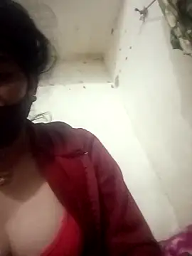 Snapshot of JULEE-740 chatting on 12-15-25, 11:20 JULEE-740 online show from 12-15-25, 11:20