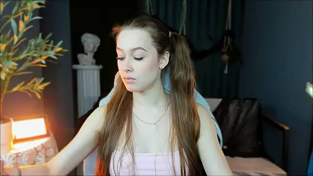 ArielSykes online show from 10-30-25, 05:13