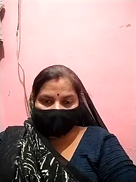 Rajnee33A online show from 04-18-26, 08:51