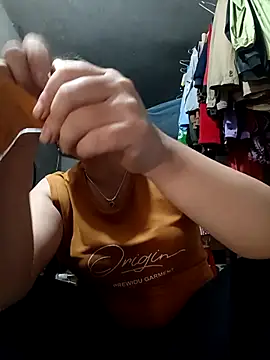 Snapshot of phunphun chatting on 10-10-25, 02:21 phunphun online show from 10-10-25, 02:21