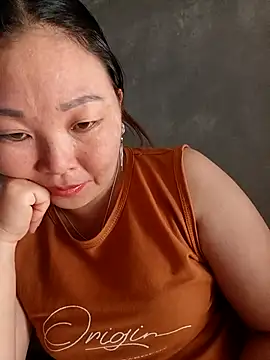 Snapshot of phunphun chatting on 10-18-25, 02:36 phunphun online show from 10-18-25, 02:36