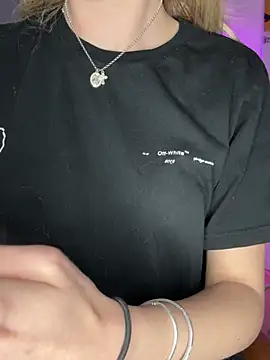 emilypeperoni online show from 04-05-26, 05:54