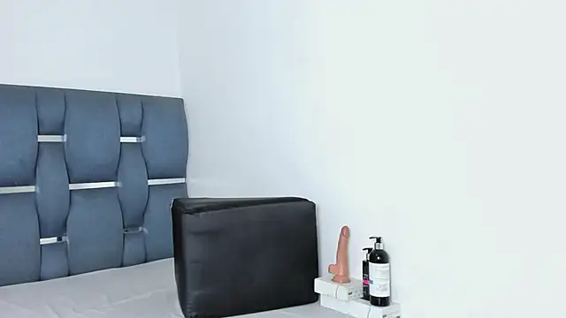 yourwife anna online show from 10-20-25, 10:27