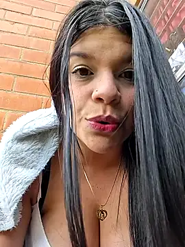 Snapshot of Eiimy_pretty chatting on 10-30-25, 07:58 Eiimy pretty online show from 10-30-25, 07:58