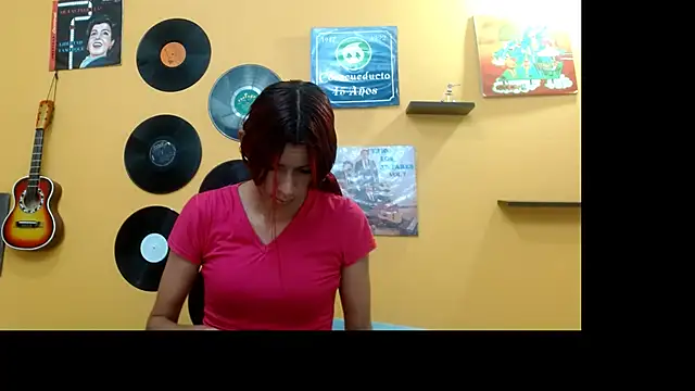 Snapshot of skinnyverus18 chatting on 10-11-25, 06:50 skinnyverus18 online show from 10-11-25, 06:50