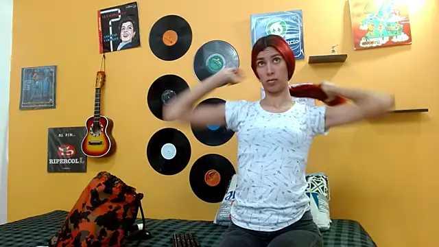 Snapshot of skinnyverus18 chatting on 10-20-25, 07:14 skinnyverus18 online show from 10-20-25, 07:14