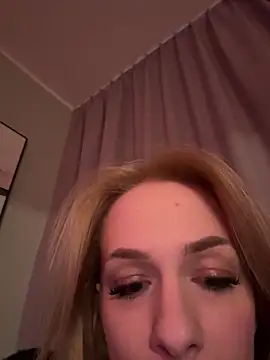 Snapshot of DaryaDoll chatting on 02-08-26, 03:59 DaryaDoll online show from 02-08-26, 03:59