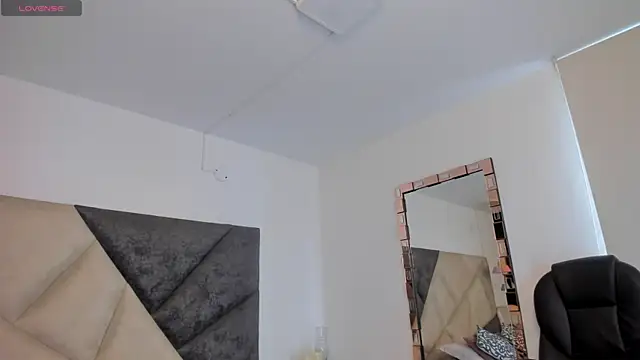 SaraWagner  online show from 09-25-25, 06:11