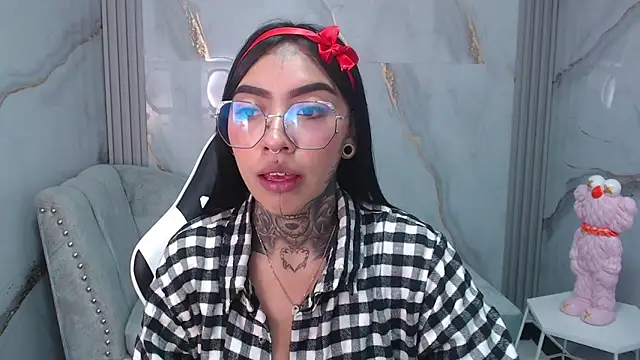 Ashley Blum v online show from 09-13-25, 12:38