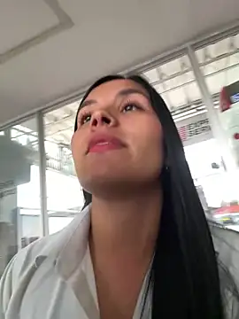 MacaW09 online show from 02-23-26, 05:21