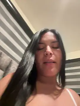 MacaW09 online show from 04-13-26, 12:27