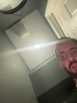 Snapshot of Hdndndjhdjs chatting on 11-07-25, 03:34 Hdndndjhdjs online show from 11-07-25, 03:34