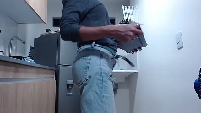 Snapshot of AllysonStonne chatting on 11-29-25, 02:03 AllysonStonne online show from 11-29-25, 02:03