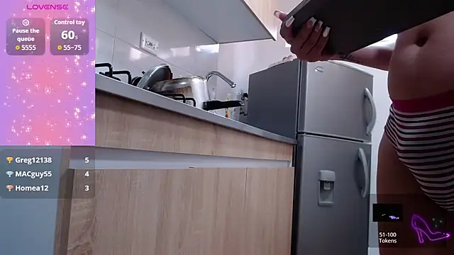 Snapshot of AllysonStonne chatting on 11-30-25, 10:03 AllysonStonne online show from 11-30-25, 10:03