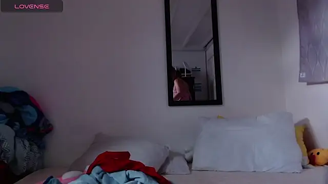 Snapshot of AllysonStonne chatting on 12-02-25, 07:53 AllysonStonne online show from 12-02-25, 07:53