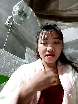 Snapshot of adbosa_00 chatting on 12-04-25, 10:18 adbosa 00 online show from 12-04-25, 10:18