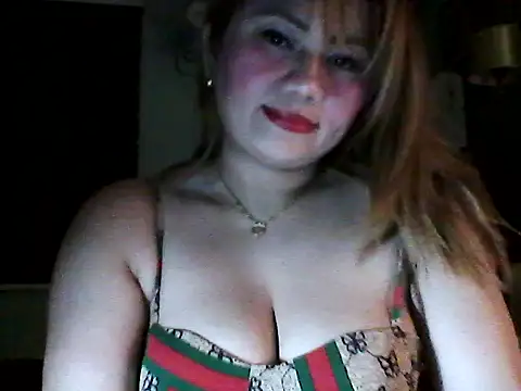 Snapshot of Miss_Heart chatting on 09-20-25, 08:32 Miss Heart online show from 09-20-25, 08:32