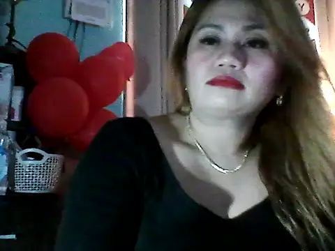 Snapshot of Miss_Heart chatting on 11-02-25, 02:47 Miss Heart online show from 11-02-25, 02:47