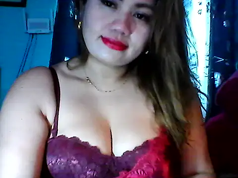 Snapshot of Miss_Heart chatting on 02-26-26, 11:37 Miss Heart online show from 02-26-26, 11:37