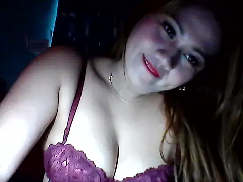 Snapshot of Miss_Heart chatting on 03-16-26, 11:53 Miss Heart online show from 03-16-26, 11:53