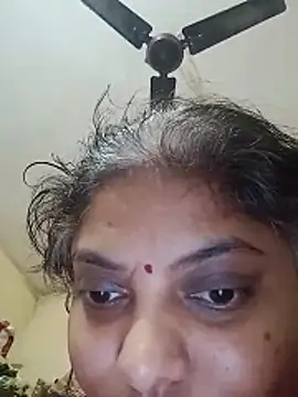 Snapshot of Cute_radhaaa chatting on 11-06-25, 02:07 Cute radhaaa online show from 11-06-25, 02:07