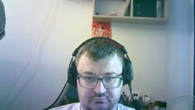 Snapshot of SirAbuser chatting on 06-11-26, 06:33 SirAbuser online show from 06-11-26, 06:33