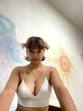 Snapshot of skay_sexart chatting on 10-19-25, 05:13 skay sexart online show from 10-19-25, 05:13