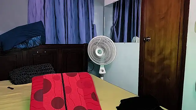 Snapshot of Angelic_AP chatting on 11-04-25, 04:44 Angelic AP online show from 11-04-25, 04:44