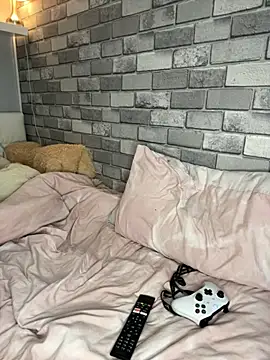 Poppy frankie online show from 10-30-25, 10:21