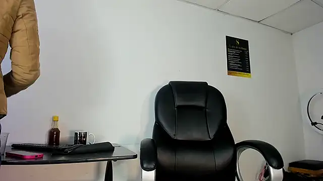 Snapshot of Aisha_hotts777 chatting on 11-29-25, 03:53 Aisha hotts777 online show from 11-29-25, 03:53