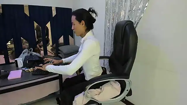 Snapshot of Aisha_hotts777 chatting on 06-04-26, 08:26 Aisha hotts777 online show from 06-04-26, 08:26