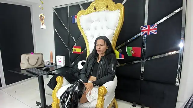 Snapshot of Aisha_hotts777 chatting on 06-20-26, 08:00 Aisha hotts777 online show from 06-20-26, 08:00