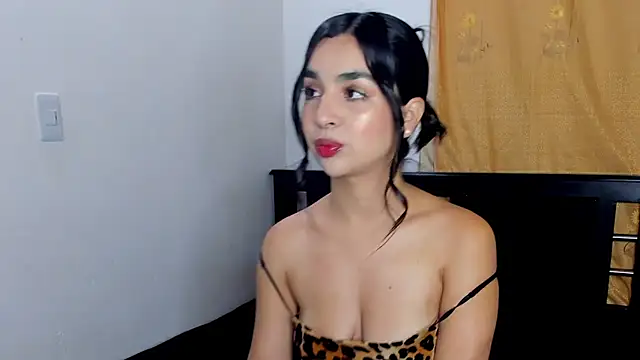 Snapshot of MelyRousee chatting on 09-30-25, 11:32 MelyRousee online show from 09-30-25, 11:32