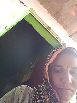 Snapshot of Pinky12A chatting on 10-31-25, 04:57 Pinky12A online show from 10-31-25, 04:57