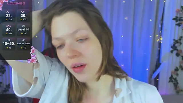 Snapshot of Lunar_Lily chatting on 10-10-25, 05:39 Lunar Lily online show from 10-10-25, 05:39