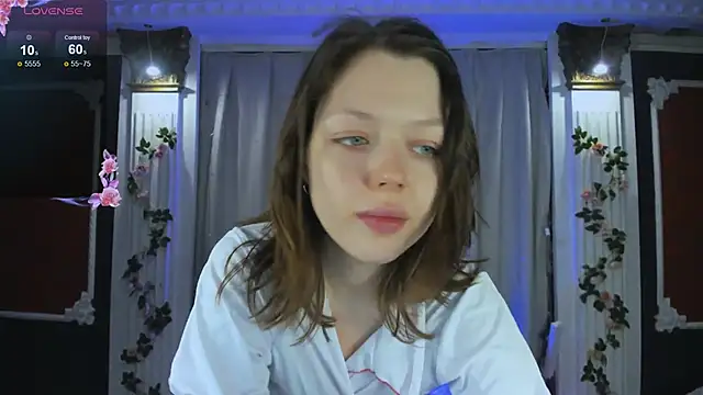 Snapshot of Lunar_Lily chatting on 10-13-25, 05:29 Lunar Lily online show from 10-13-25, 05:29