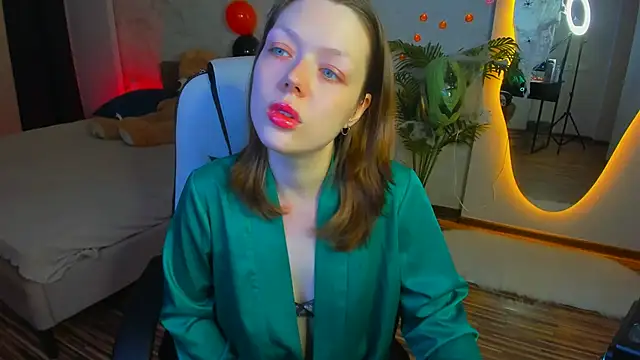 Snapshot of Lunar_Lily chatting on 11-01-25, 05:31 Lunar Lily online show from 11-01-25, 05:31