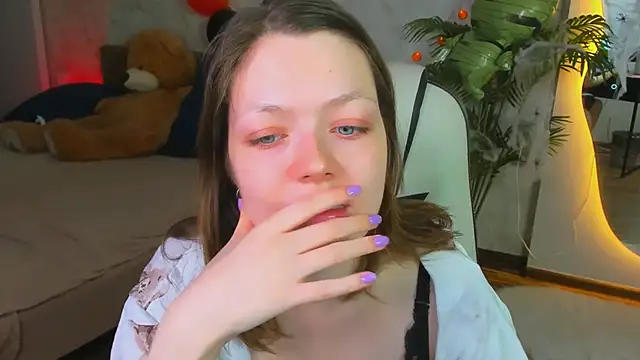 Snapshot of Lunar_Lily chatting on 11-02-25, 05:43 Lunar Lily online show from 11-02-25, 05:43