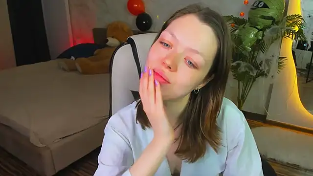 Snapshot of Lunar_Lily chatting on 11-03-25, 05:31 Lunar Lily online show from 11-03-25, 05:31