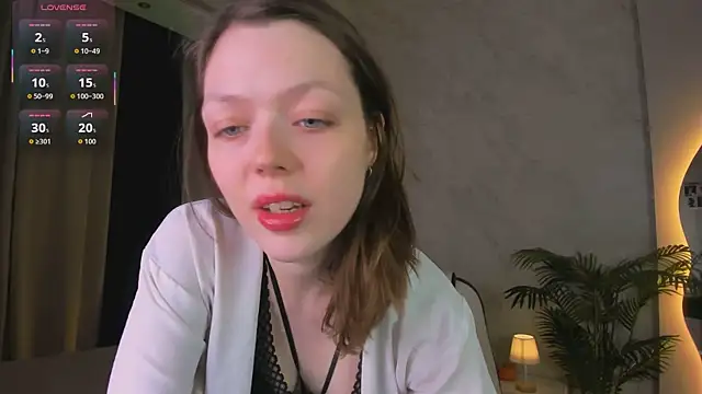 Snapshot of Lunar_Lily chatting on 11-10-25, 05:39 Lunar Lily online show from 11-10-25, 05:39