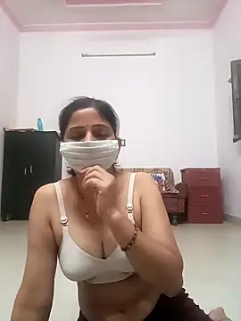 Snapshot of BITEXBABYlove chatting on 10-06-25, 02:47 BITEXBABYlove online show from 10-06-25, 02:47