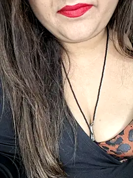 Snapshot of indian-hotmilfs chatting on 12-18-25, 11:11 indian-hotmilfs online show from 12-18-25, 11:11