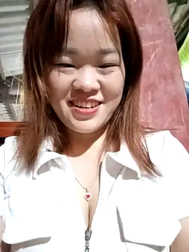 Snapshot of sukabae00 chatting on 11-11-25, 12:27 sukabae00 online show from 11-11-25, 12:27